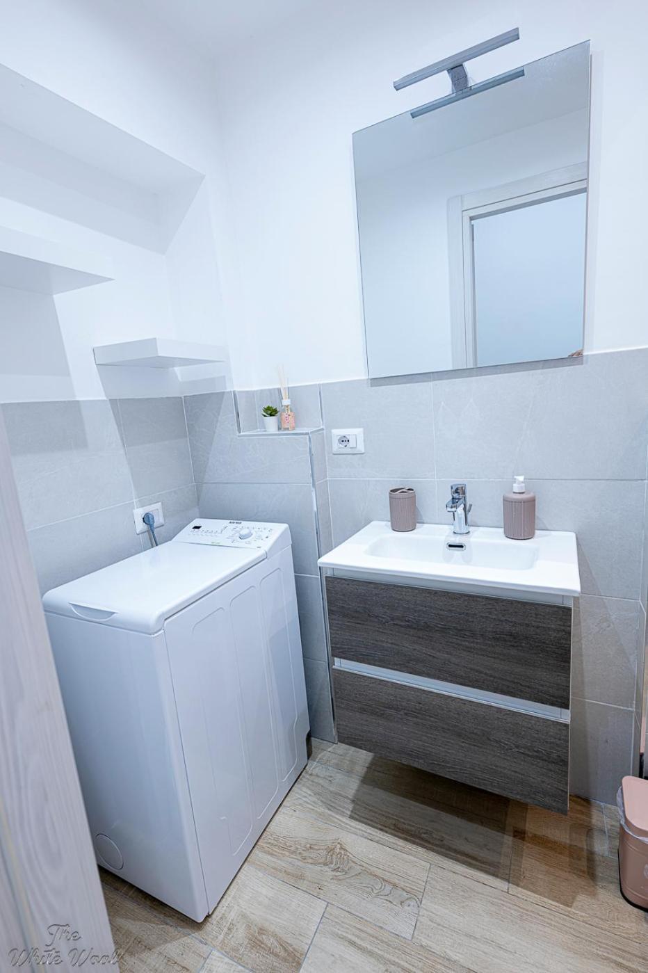 The Little Big House Apartment Рим Екстериор снимка