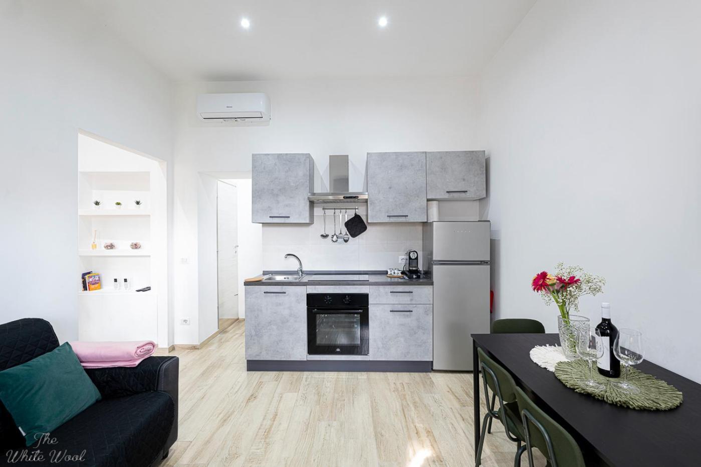 The Little Big House Apartment Рим Екстериор снимка